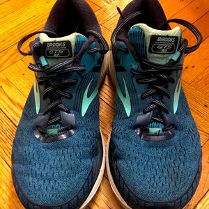 Brooks Adrenaline Size 10.5 Sneakers - Women’s